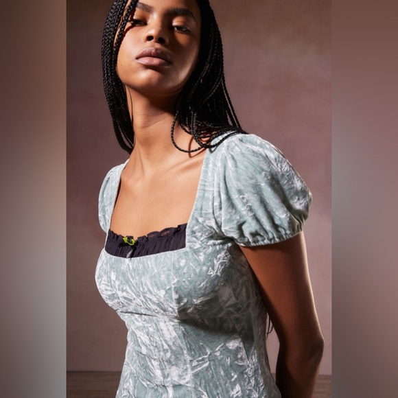 Kimchi Blue Urban Outfitters NWOT Jill Velvet Mini Dress - Picture 3 of 10